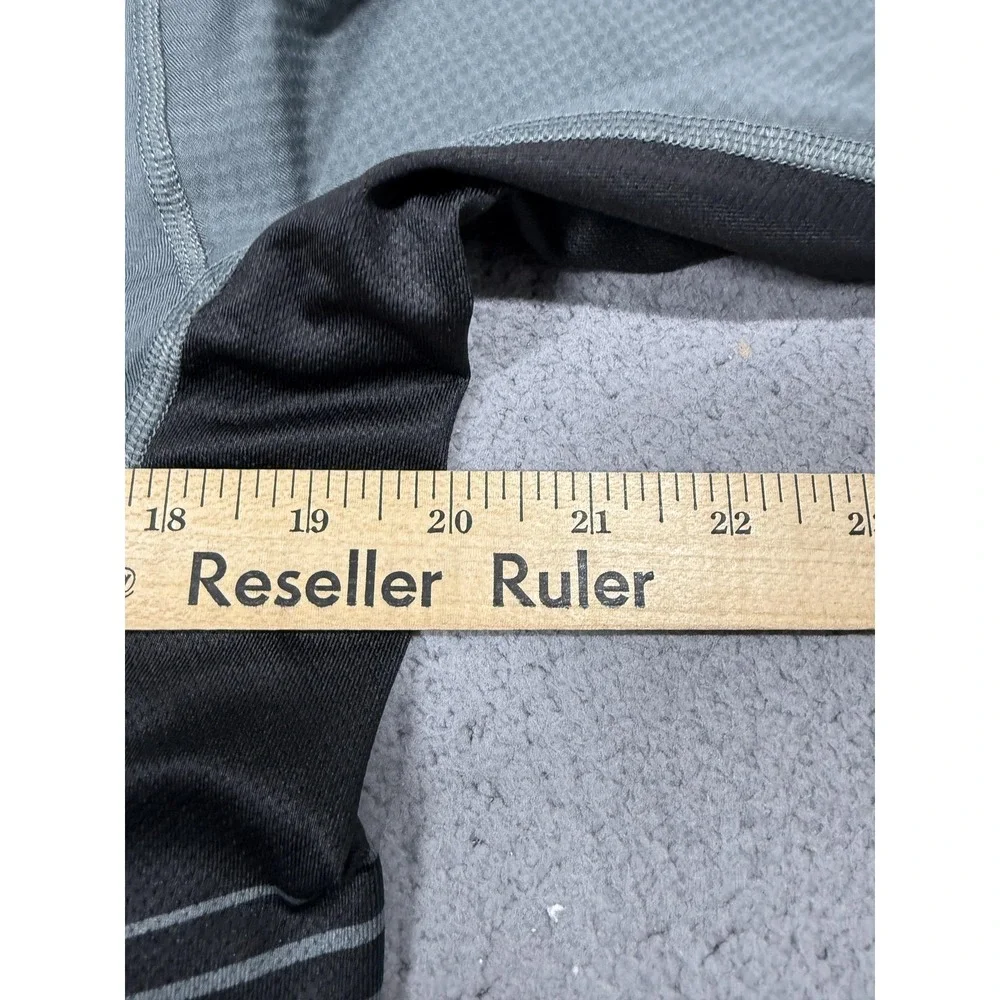 Under Armour ColdGear Reactor Shirt Mens Medium Gray Long Sleeve Mock Neck Top